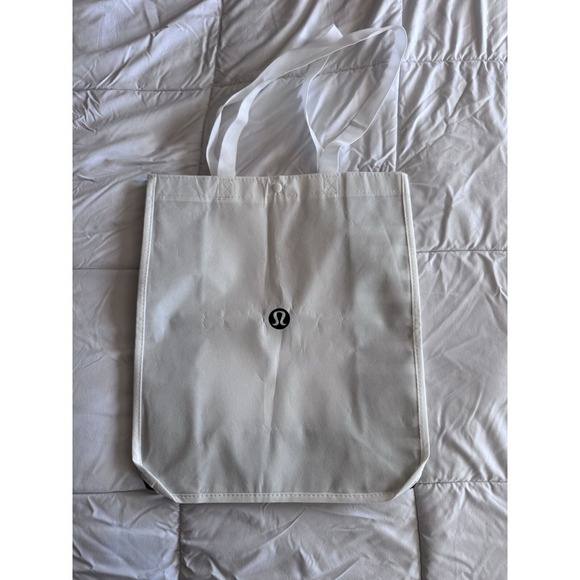 LULULEMON Med BLACK & WHITE Tote Reusable Shopping Bag 14" x 16" New - Picture 1 of 5
